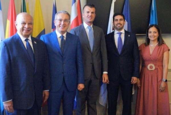 Esteban Moscoso asume presidencia del IILA con foco en educación y comercio